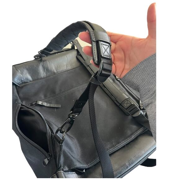 Lo & Sons Prospect Backpack Briefcase with insert black cow leather polyester - Picture 13 of 14